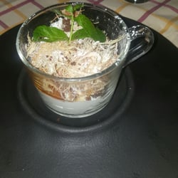 Terrantica - Mousse allo yogurt con marmellata di fichi, mandorle e pasta kataifi