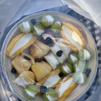 Lingyun Milk Fun - Fruit Sandwich Salad Yogurt - Desserts Near Me - Alhambra, California