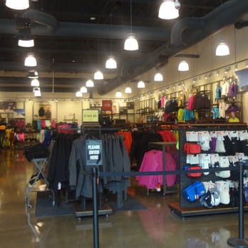 The North Face Niagara Outlet - Sports Wear Near Me - Niagara On The Lake, Ontario