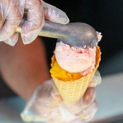 Le Macaron French Pastries - Gelato in waffle cone