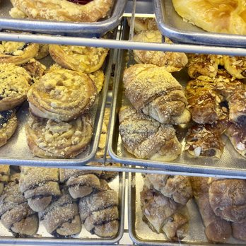 Bea's Bakery - Bakeries Near Me - Tarzana, California