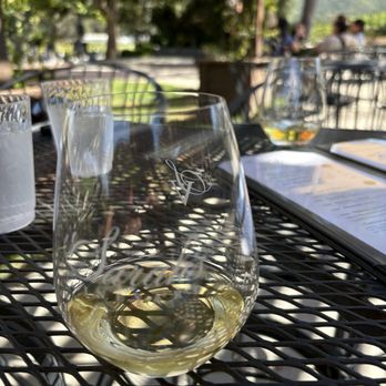 Sarah's Vineyard - Wine Tasting Room Near Me - Gilroy, California