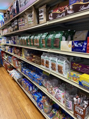 Lee Robinson General Store by null