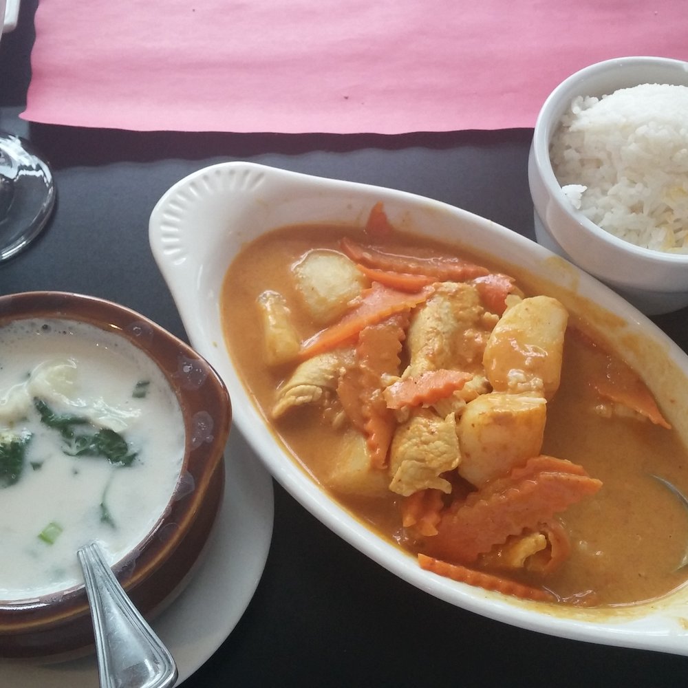 Bee's Thai Cuisine - Yellow curry and coconut soup - Thai Near Me - Providence, Rhode Island Bee's Thai Cuisine - Yellow curry and coconut soup - Thai Near Me - Providence, Rhode Island
