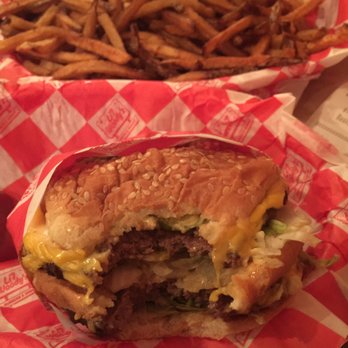 Lil Woody's - Burgers Near Me - Seattle, Washington