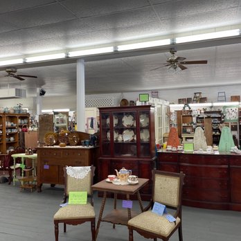 Unique Treasures - Antiques Near Me - Summit, Mississippi Unique Treasures - Antiques Near Me - Summit, Mississippi