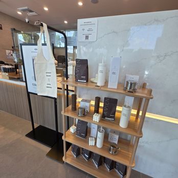 Da Vien Coffee - Merch display - Coffee & Tea Near Me - Alhambra, California