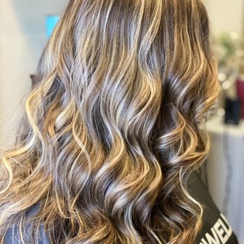Zoom Salon - Beautiful tiny blonde - Hair Stylists Near Me - Houston, Texas Zoom Salon - Beautiful tiny blonde - Hair Stylists Near Me - Houston, Texas