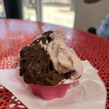 The Flying Cow - 07/27/2025 dark chocolate & strawberry in med cup. Had 2/3 chocolate and 1/3 strawberry, so sad. - Gelato Near Me - Shawnee, Kansas The Flying Cow - 07/27/2025 dark chocolate & strawberry in med cup. Had 2/3 chocolate and 1/3 strawberry, so sad. - Gelato Near Me - Shawnee, Kansas