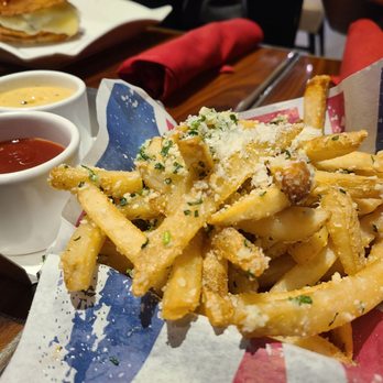 Gordon Ramsay Burger Las Vegas - Truffle Parmesan Fries - Burgers Near Me - Las Vegas, Nevada Gordon Ramsay Burger Las Vegas - Truffle Parmesan Fries - Burgers Near Me - Las Vegas, Nevada