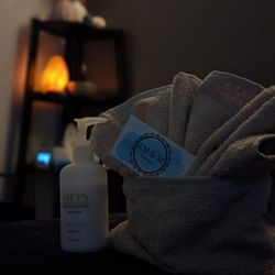 Em & M massage