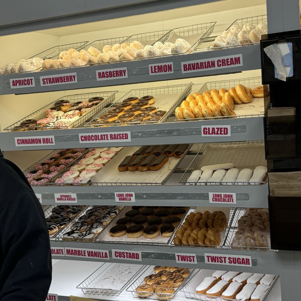 Honey Fluff Donuts - Fresh baked donuts everyday! - Donuts Near Me - Countryside, Illinois Honey Fluff Donuts - Fresh baked donuts everyday! - Donuts Near Me - Countryside, Illinois