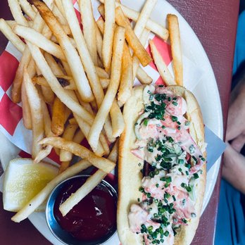 Found Oyster - Lobster roll - Seafood Near Me - Los Angeles, California
