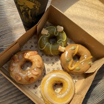 Holey Grail Donuts - Tasting box - Vegan Near Me - Hanalei, Hawaii