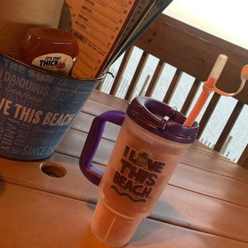 Pineapple Willy's - Medium size, Strawberry & Lemonade Frozen Margarita - Seafood Near Me - Panama City Beach, Florida