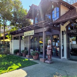 Danville Cigar, Fine Wine & Gifts - Storefront