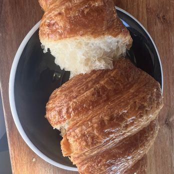 Manny's - Flakey test . Not so flakey like some in SF - Cafes Near Me - San Francisco, California