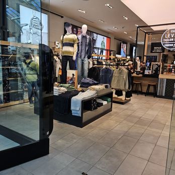 Levi's Store - Inside the store - Men's Clothing Near Me - Los Angeles, California Levi's Store - Inside the store - Men's Clothing Near Me - Los Angeles, California