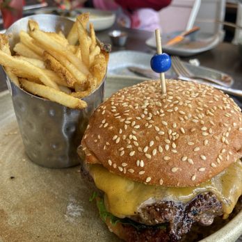 Lamplight Lounge - Cheeseburger - New American Near Me - Anaheim, California Lamplight Lounge - Cheeseburger - New American Near Me - Anaheim, California