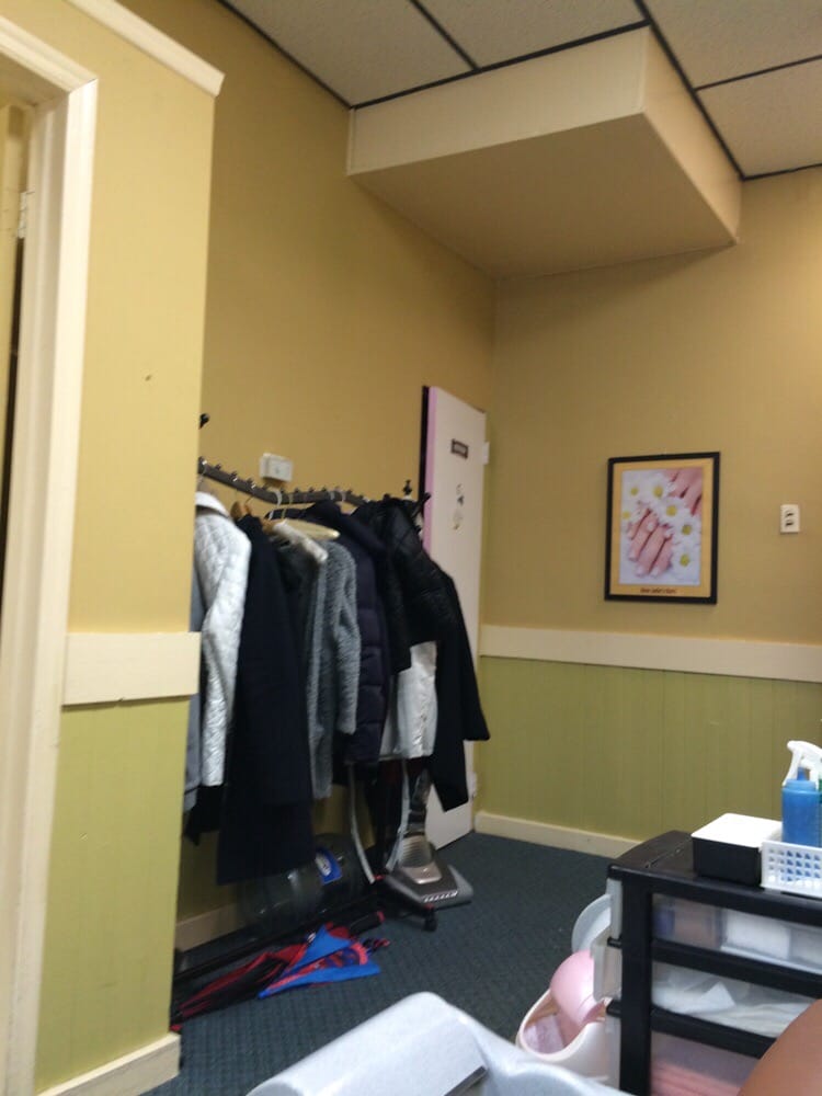 NEW JULIE’S NAILS Updated April 2024 1013 Willis Ave, Albertson