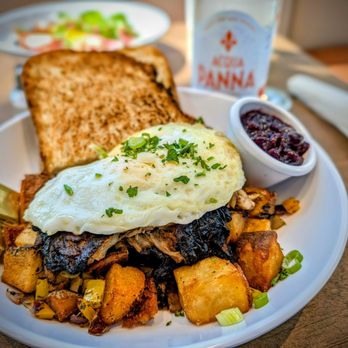 Nic & Luc - PORK & HASH ginger beer braised duroc pork butt, house potatoes with peppers and onions, sunny egg, toast - New American Near Me - Orlando, Florida Nic & Luc - PORK & HASH ginger beer braised duroc pork butt, house potatoes with peppers and onions, sunny egg, toast - New American Near Me - Orlando, Florida