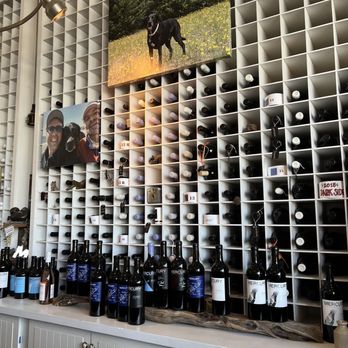 Mercury Geyserville - Inside - Wine Tasting Room Near Me - Geyserville, California Mercury Geyserville - Inside - Wine Tasting Room Near Me - Geyserville, California