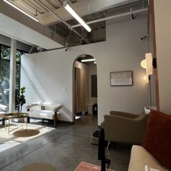 Arco Blow Dry & Nail Bar - The aesthetics, decor & design -- everything is so cute!
