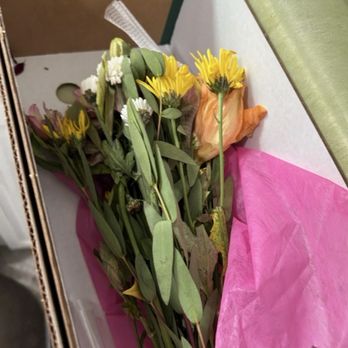 Avas Flowers - A picture of what i ordered versus what was received.... For $85!!!! - Floral Designers Near Me Avas Flowers - A picture of what i ordered versus what was received.... For $85!!!! - Floral Designers Near Me