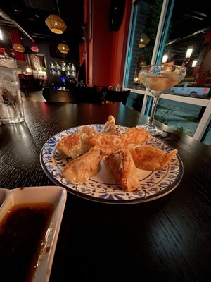 FEAST - Artisan Dumpling, Poke and Tea House 家宴 by null