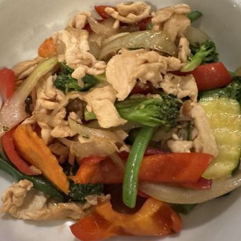 Nutcharee's Authentic Thai Food - Chicken stir fry - Thai Near Me - Kihei, Hawaii Nutcharee's Authentic Thai Food - Chicken stir fry - Thai Near Me - Kihei, Hawaii
