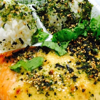 Fresh Catch - Teri furikake salmon plate lunch w/toss salad - Hawaiian Near Me - Honolulu, Hawaii