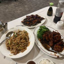 Beef Chow Foon, Stir Fried Eggplant, General Tso's Chicken Beef Chow Foon, Stir Fried Eggplant, General Tso's Chicken