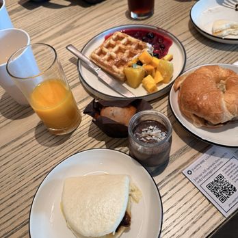 Sapphire Lounge - Airport Lounges Near Me - Phoenix, Arizona