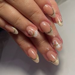 Lavue Nail Lounge