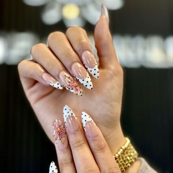 Sunflower Nails - Nail Salons Near Me - Greenville, South Carolina
