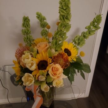 Sweet Peas Florist - My sweet friend sent me a pic of her flowers - Florists Near Me - Long Beach, California Sweet Peas Florist - My sweet friend sent me a pic of her flowers - Florists Near Me - Long Beach, California