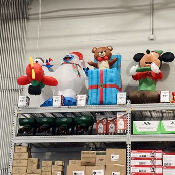 Lowe's Home Improvement - 11/07/21 - Home Decor Near Me - Upland, California
