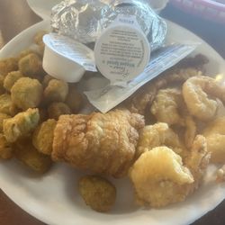 Captain Stanley's Calabash Seafood - Combo #1   For 1 shrimp and Alaskan Whitefish Fillet Platter