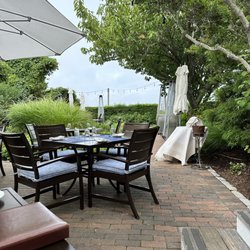 Topper's - Outdoor patio