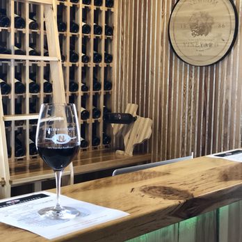 Newsom Vineyards - Bar view - Wine Tasting Room Near Me - Comfort, Texas Newsom Vineyards - Bar view - Wine Tasting Room Near Me - Comfort, Texas