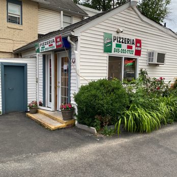 Rosie's Pizzeria - Outside - Pizza Near Me - Wappingers, New York