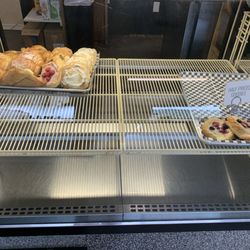 Lake Chelan Artisan Bakery - Get there early! This is 1:30 photo- almost sold Out.