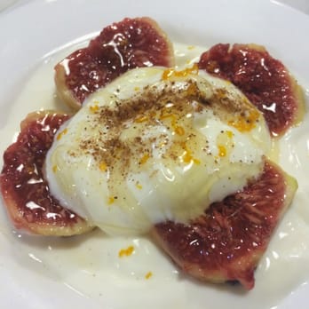 Lolita Tapería - Figue amb mel i iogurt grec - Figs with greek yoghurt - Bars Near Me - Barcelona, B Lolita Tapería - Figue amb mel i iogurt grec - Figs with greek yoghurt - Bars Near Me - Barcelona, B