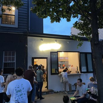 Taqueria Ramirez - Storefront - Mexican Near Me - Brooklyn, New York