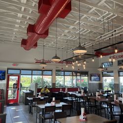 Slim Chickens - Early so not busy yet..