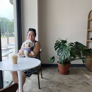 Fellowship Coffee - Indoor seating area - Coffee & Tea Near Me - Missouri City, Texas Fellowship Coffee - Indoor seating area - Coffee & Tea Near Me - Missouri City, Texas