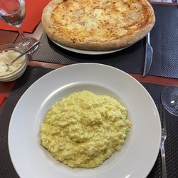 Pasta del Nonno - Curry risotto and cheese pizza