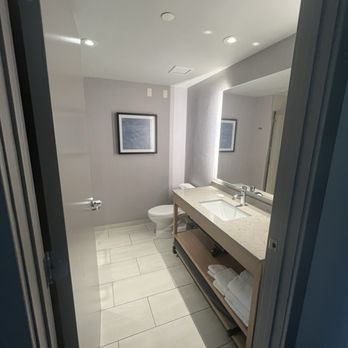 Hyatt House - Allentown - Bathroom - Hotels Near Me - Allentown, Pennsylvania Hyatt House - Allentown - Bathroom - Hotels Near Me - Allentown, Pennsylvania
