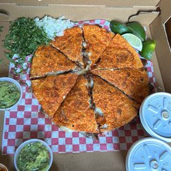 Taqueria Viki - Birria Pizza