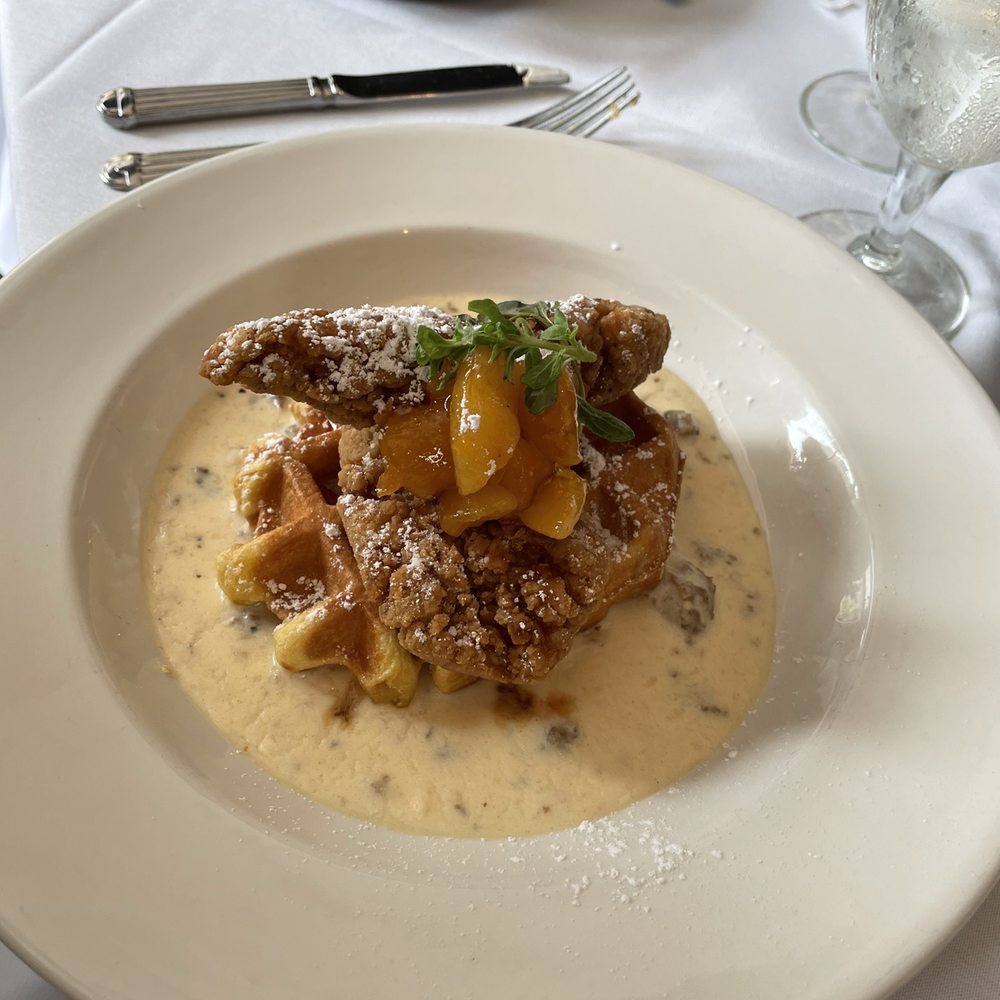 High Cotton - Chicken and waffles - Cocktail Bars Near Me - Charleston, South Carolina High Cotton - Chicken and waffles - Cocktail Bars Near Me - Charleston, South Carolina